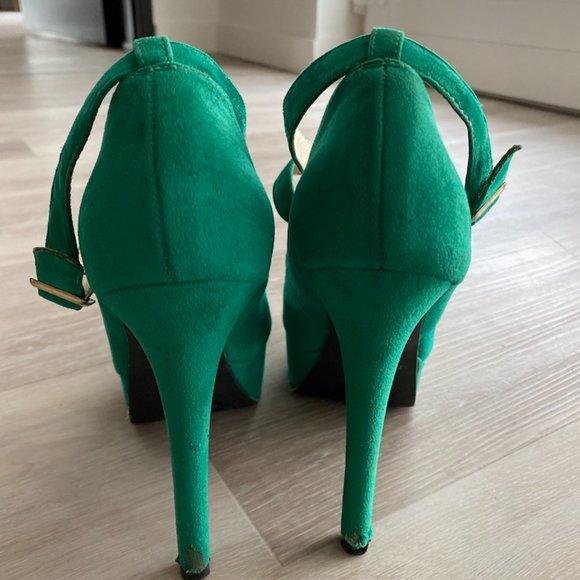 Qupid Green Suede Platform Heel with Ankle Strap - Picture 3 of 4